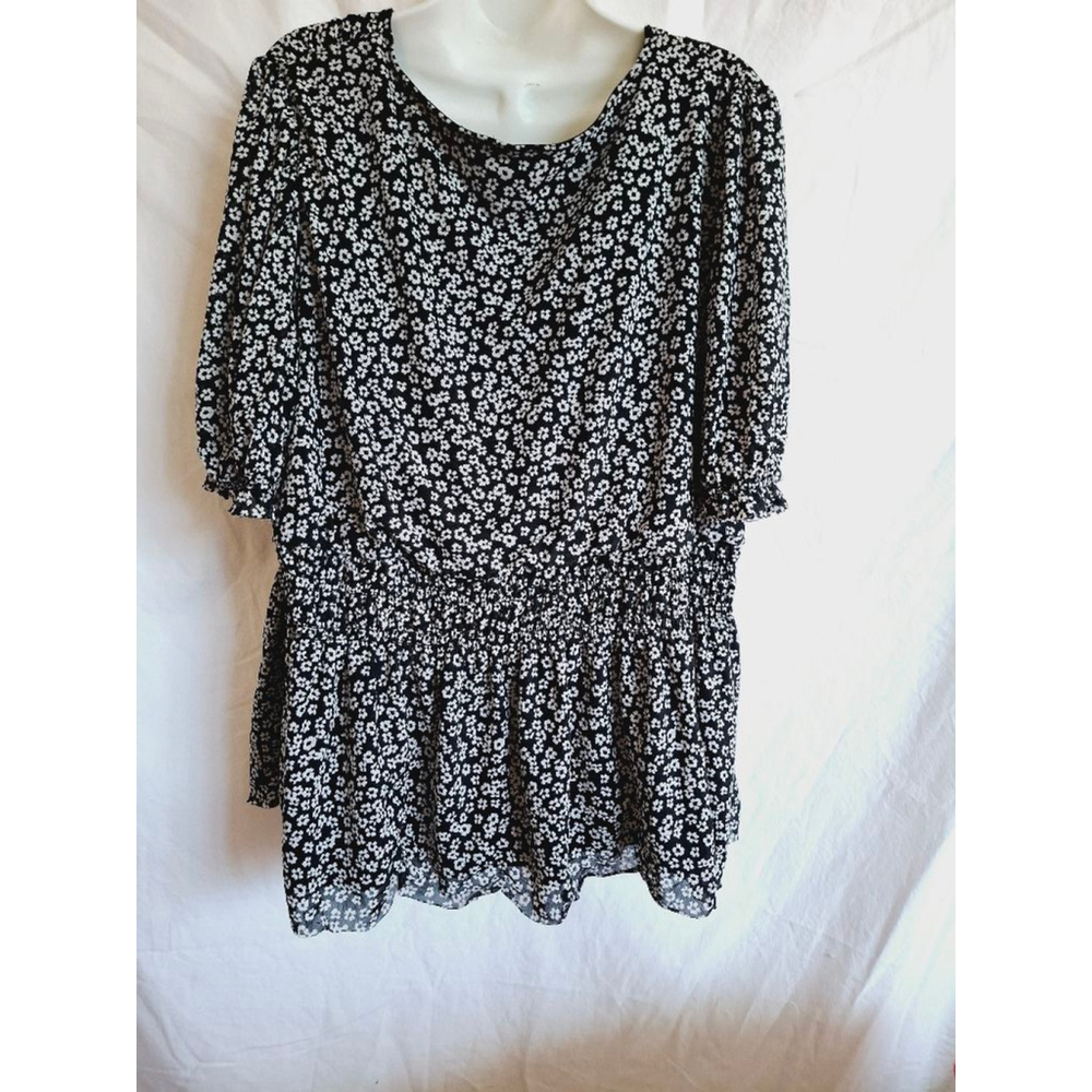 AVA & VIV sz 2X, Black & White Floral empire waist blouse - Picture 2 of 4
